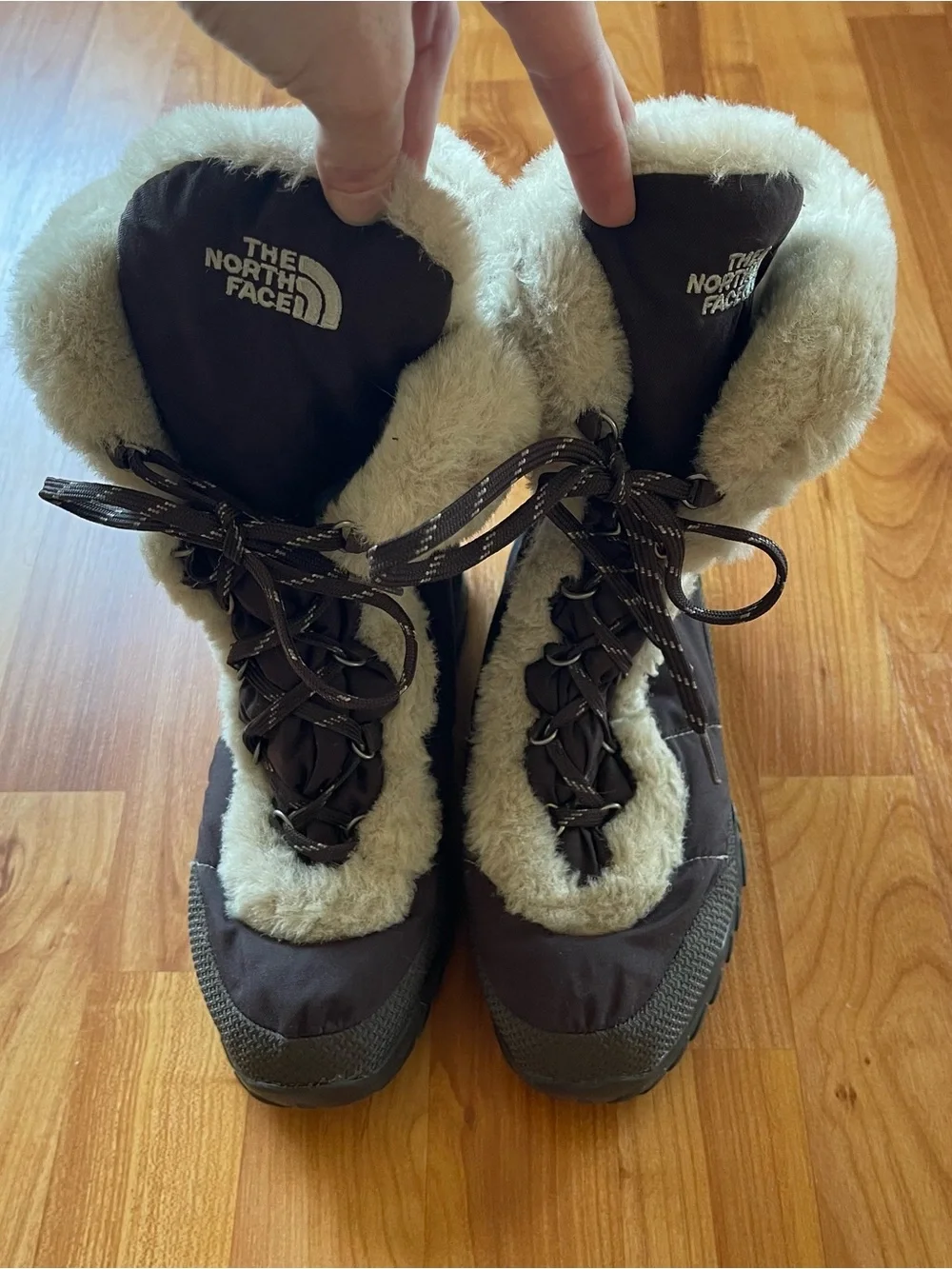 The North Face Women's Nuptse Fur winter boots brown quilted goose down size 8